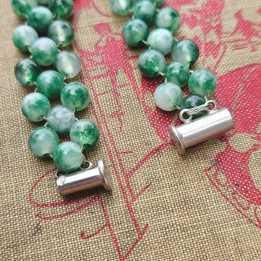 Green Mottled Jade Stone Strand Woven Bead Bracelet Silver Tone Clasp
